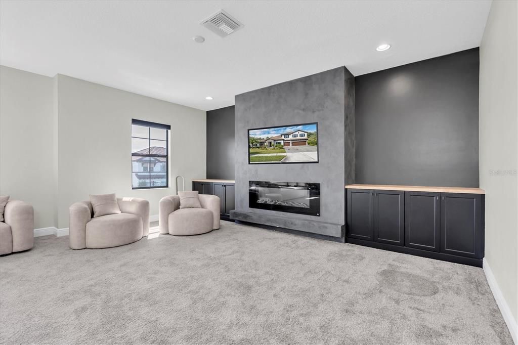 Active With Contract: $1,450,000 (6 beds, 5 baths, 4619 Square Feet)