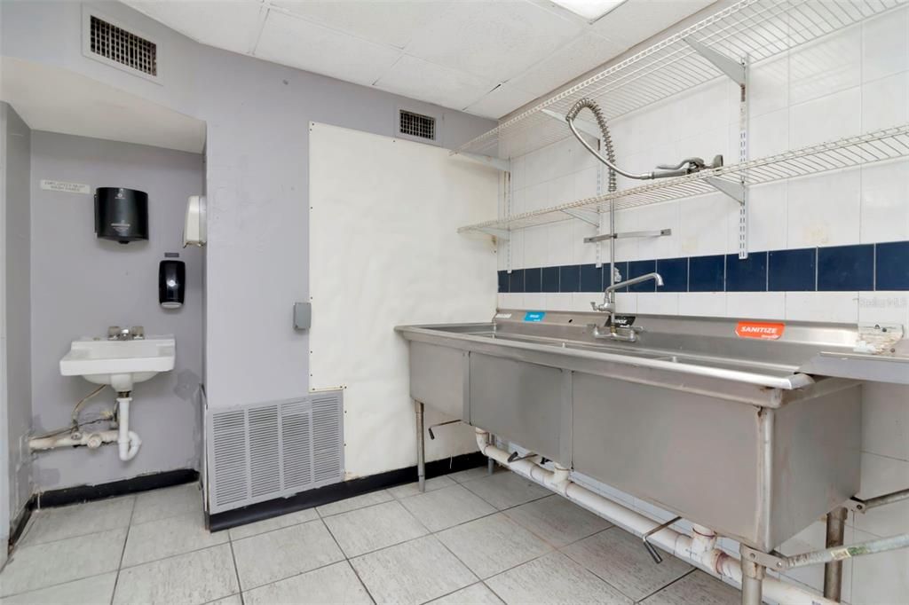 На продажу: $660,000 (0 спален, 0 ванн, 2300 Квадратных фут)