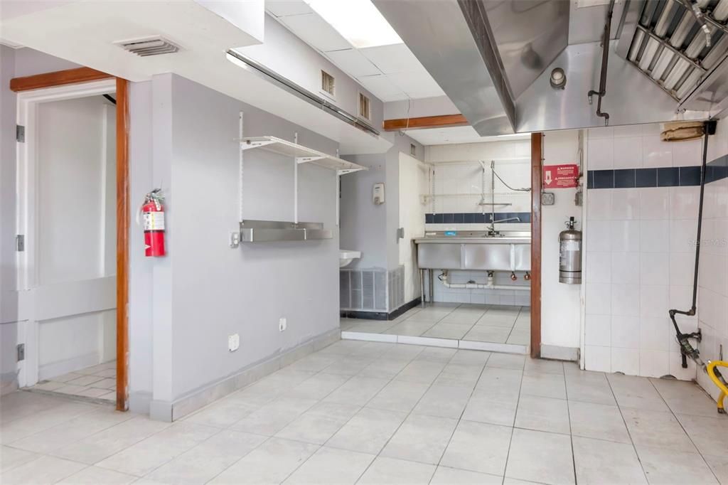 На продажу: $660,000 (0 спален, 0 ванн, 2300 Квадратных фут)