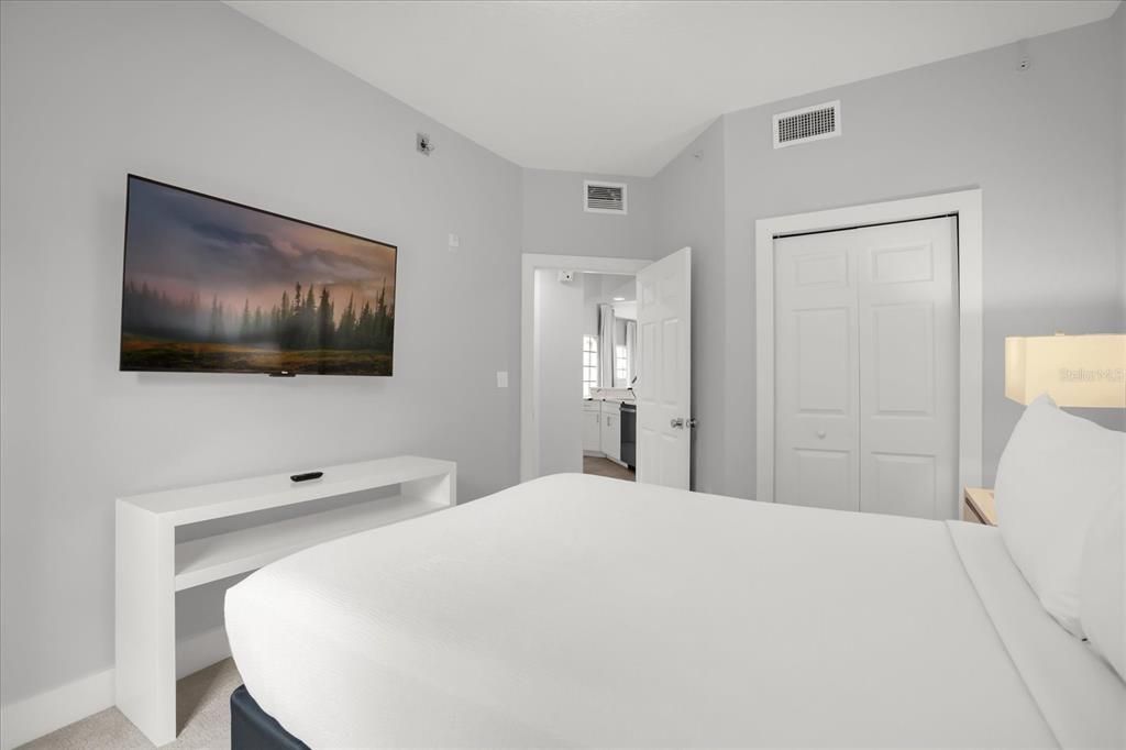 For Sale: $349,400 (3 beds, 2 baths, 1437 Square Feet)