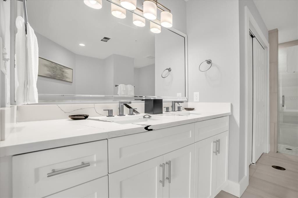 For Sale: $349,400 (3 beds, 2 baths, 1437 Square Feet)