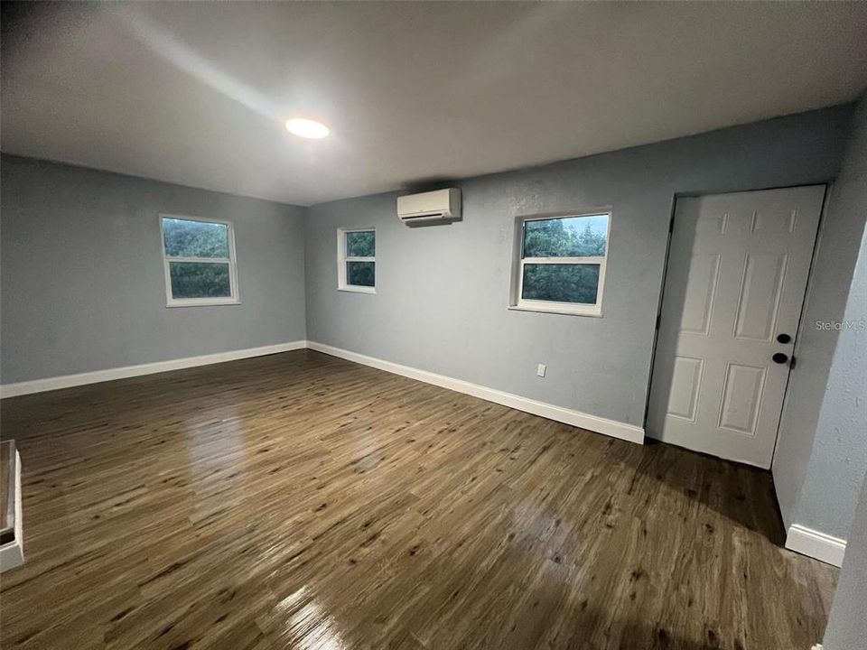 For Sale: $235,000 (3 beds, 2 baths, 1662 Square Feet)