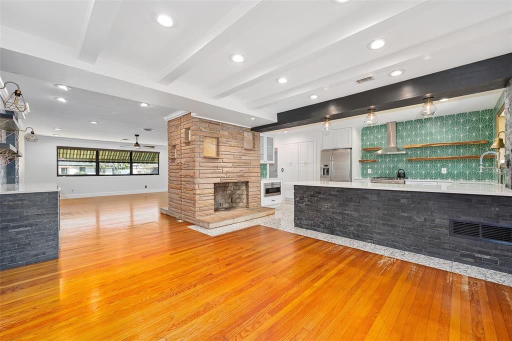 En Venta: $849,500 (4 camas, 3 baños, 2278 Pies cuadrados)