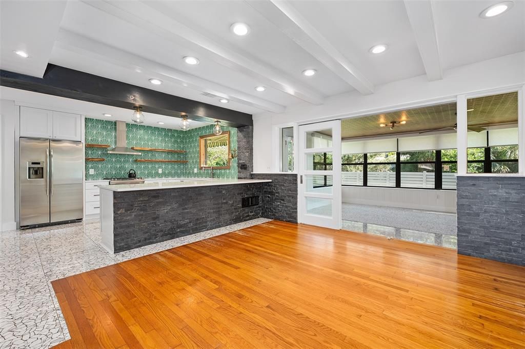 En Venta: $849,500 (4 camas, 3 baños, 2278 Pies cuadrados)