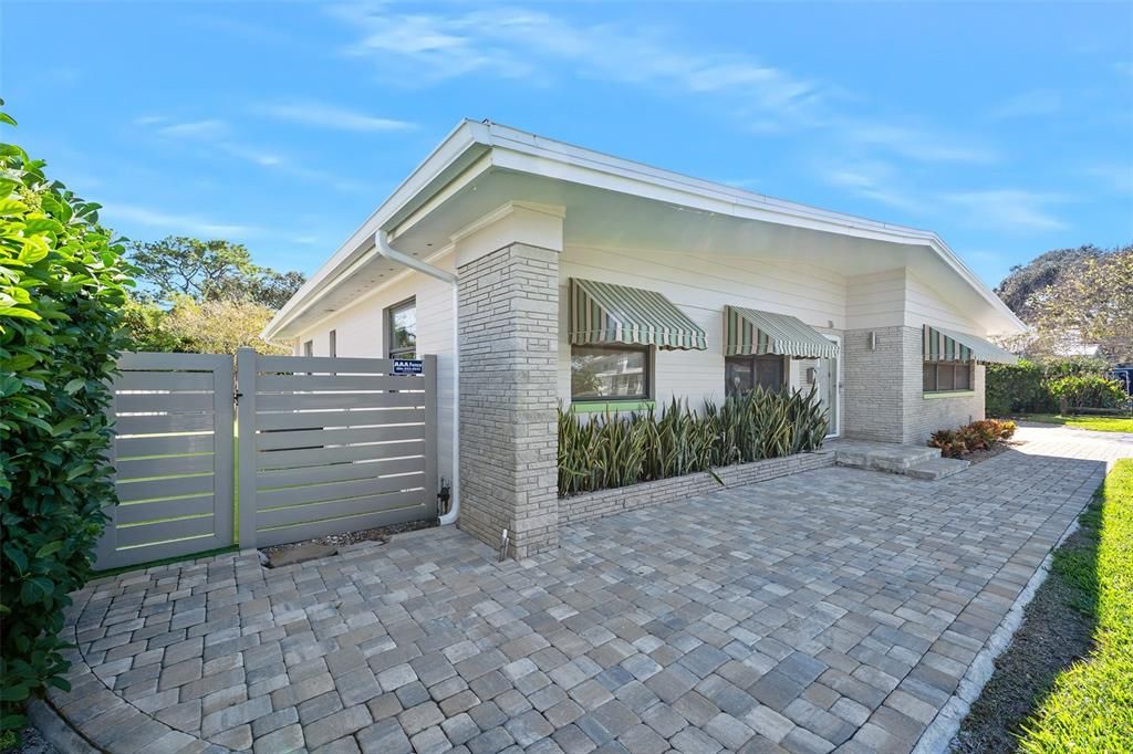 En Venta: $849,500 (4 camas, 3 baños, 2278 Pies cuadrados)