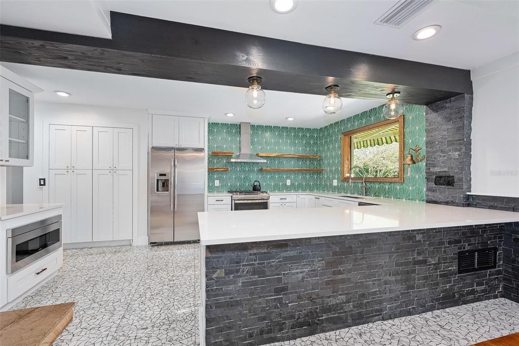 En Venta: $849,500 (4 camas, 3 baños, 2278 Pies cuadrados)