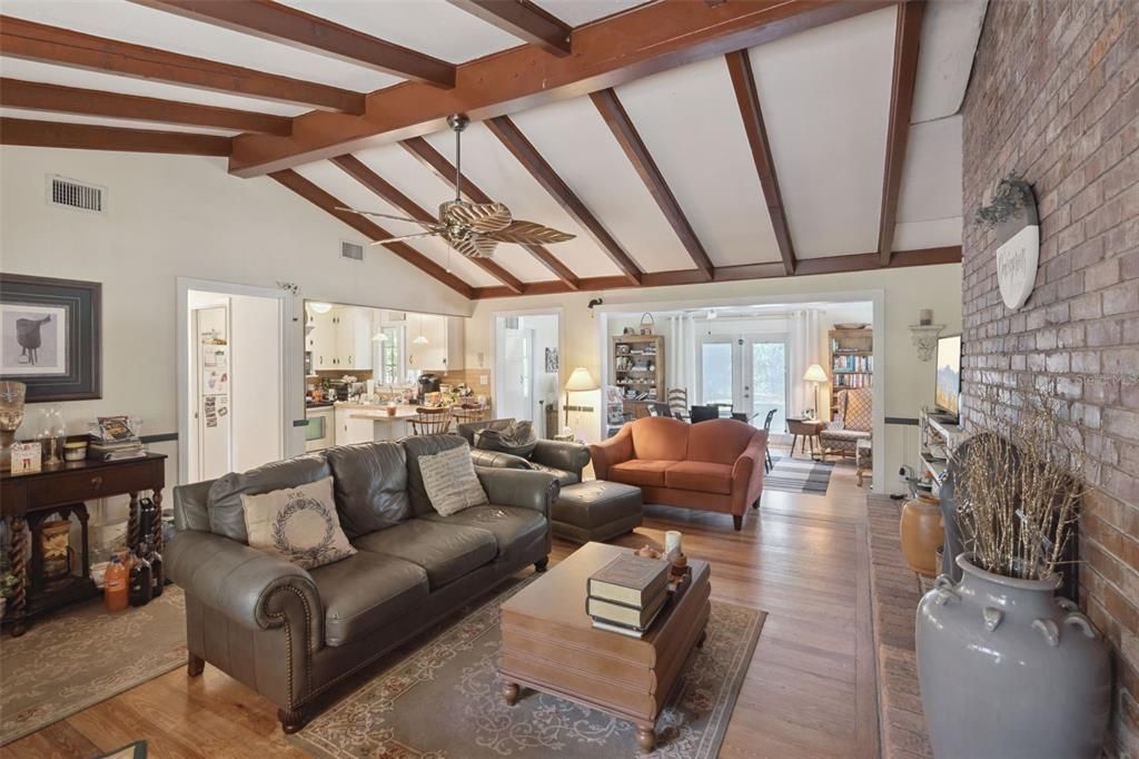 待售: $399,900 (3 贝兹, 2 浴室, 1548 平方英尺)