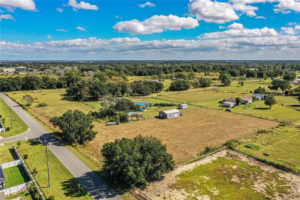 待售: $1,500,000 (3.50 acres)