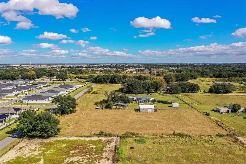 待售: $1,500,000 (3.50 acres)