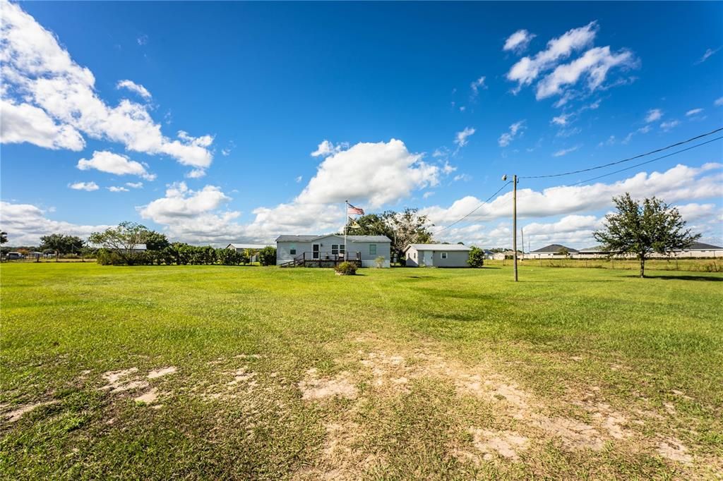 待售: $1,500,000 (3.50 acres)