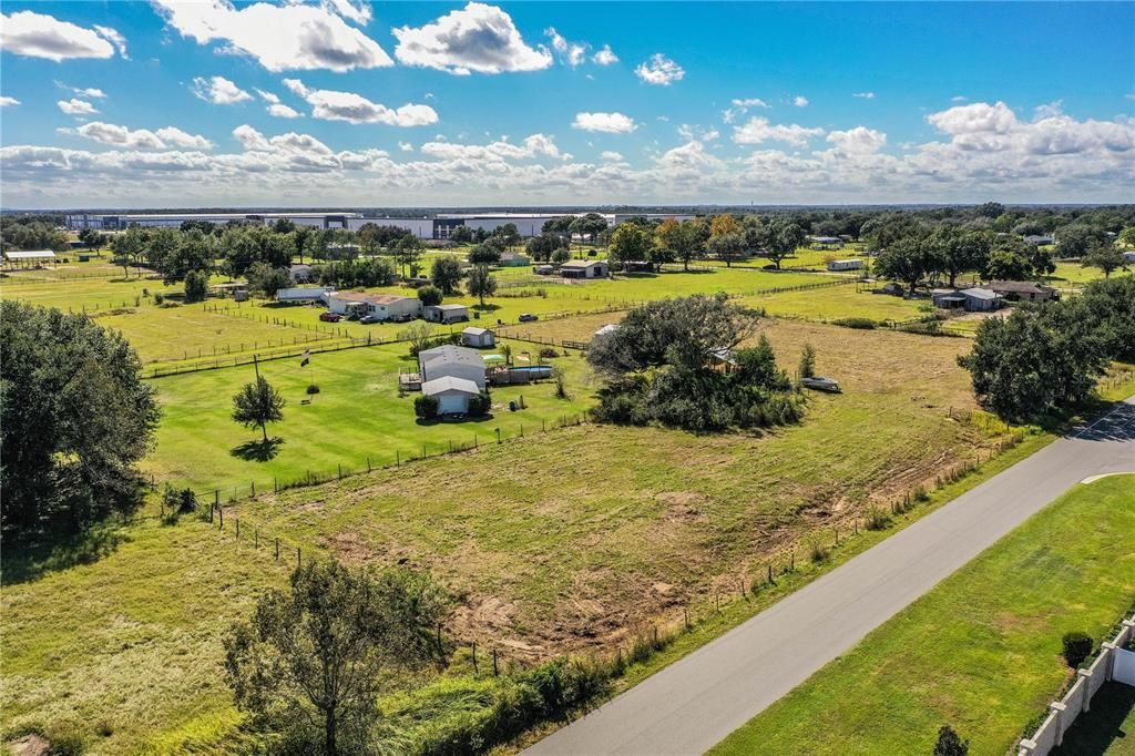 待售: $1,500,000 (3.50 acres)