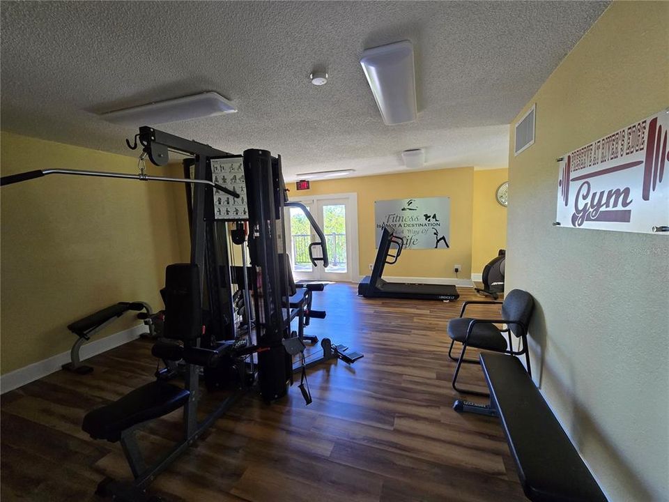 For Sale: $139,000 (1 beds, 1 baths, 595 Square Feet)