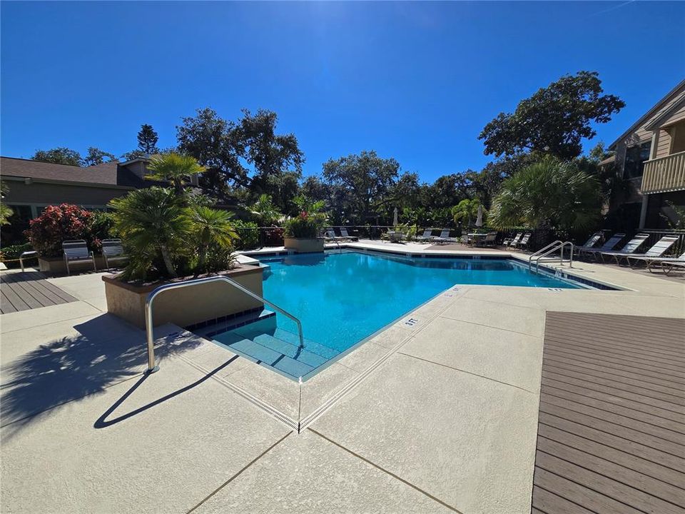 For Sale: $139,000 (1 beds, 1 baths, 595 Square Feet)