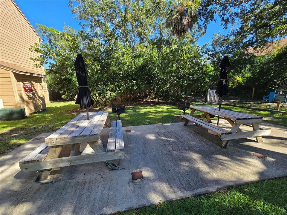 For Sale: $139,000 (1 beds, 1 baths, 595 Square Feet)