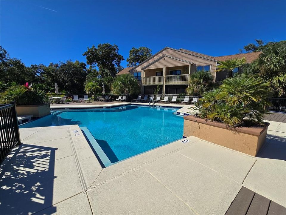 For Sale: $139,000 (1 beds, 1 baths, 595 Square Feet)