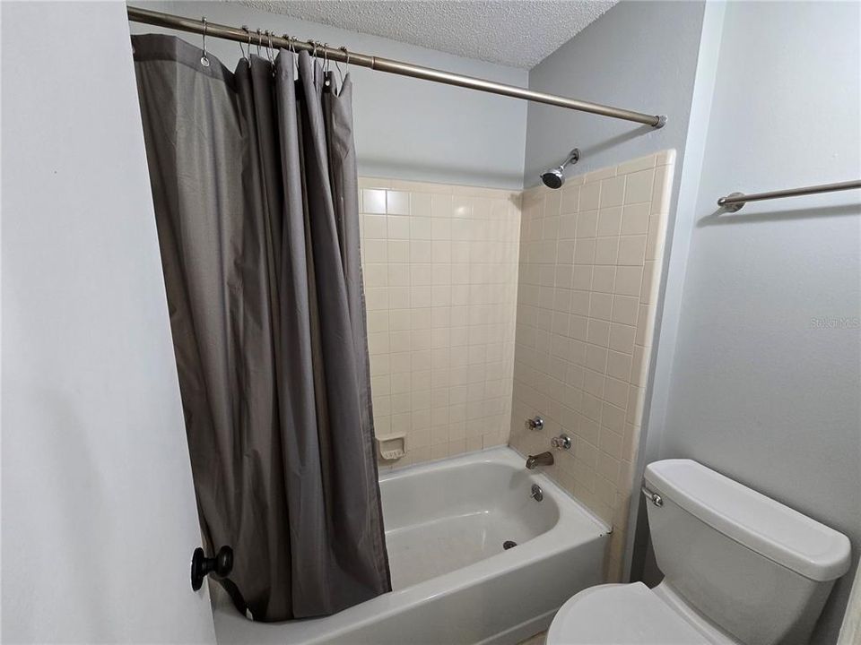 For Sale: $139,000 (1 beds, 1 baths, 595 Square Feet)