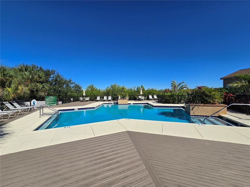 For Sale: $139,000 (1 beds, 1 baths, 595 Square Feet)