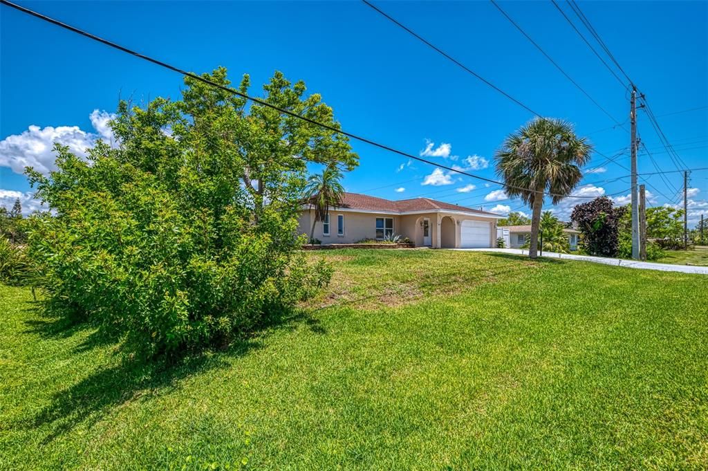 For Sale: $395,000 (3 beds, 2 baths, 1935 Square Feet)