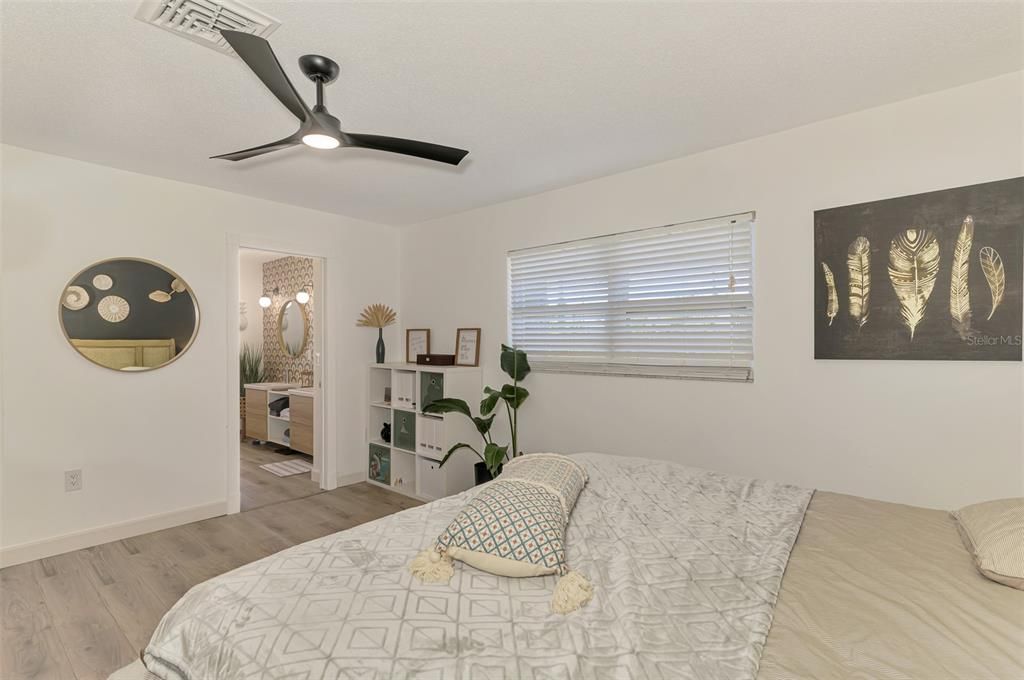 For Sale: $395,000 (3 beds, 2 baths, 1935 Square Feet)