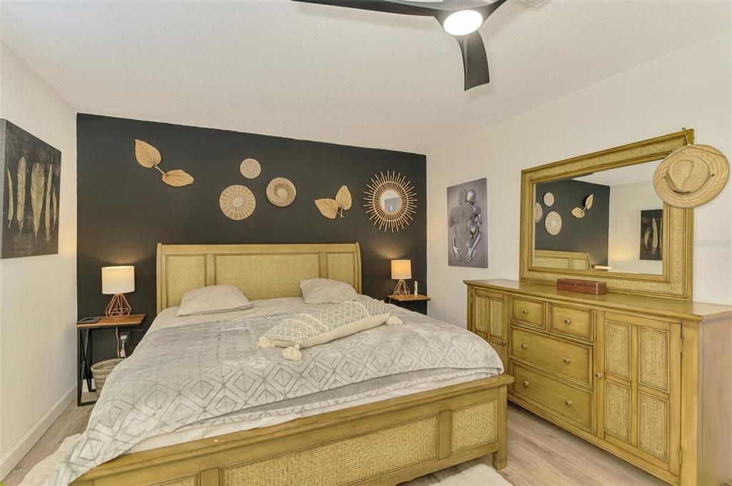 For Sale: $395,000 (3 beds, 2 baths, 1935 Square Feet)