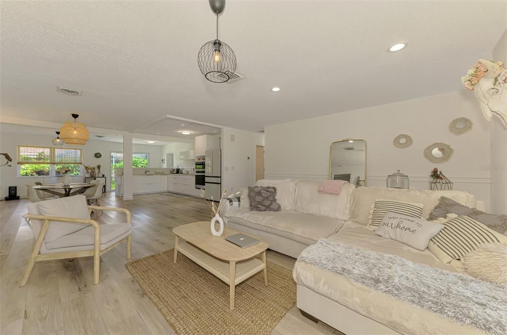 For Sale: $395,000 (3 beds, 2 baths, 1935 Square Feet)