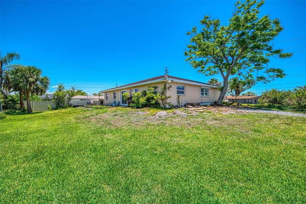 For Sale: $395,000 (3 beds, 2 baths, 1935 Square Feet)