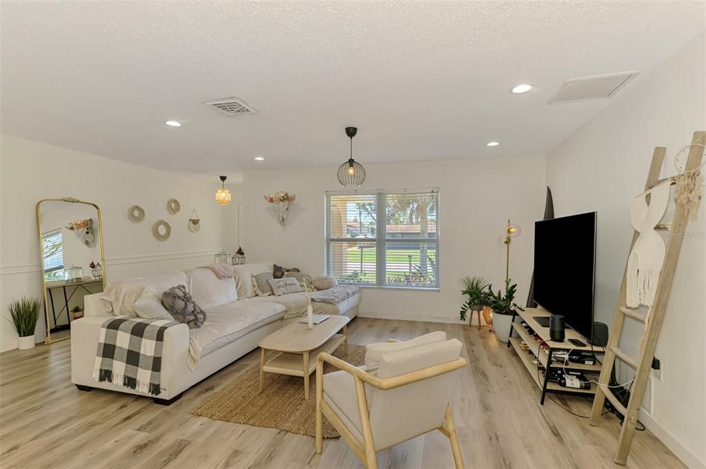 For Sale: $395,000 (3 beds, 2 baths, 1935 Square Feet)