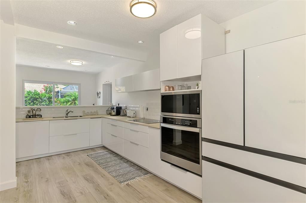 For Sale: $395,000 (3 beds, 2 baths, 1935 Square Feet)