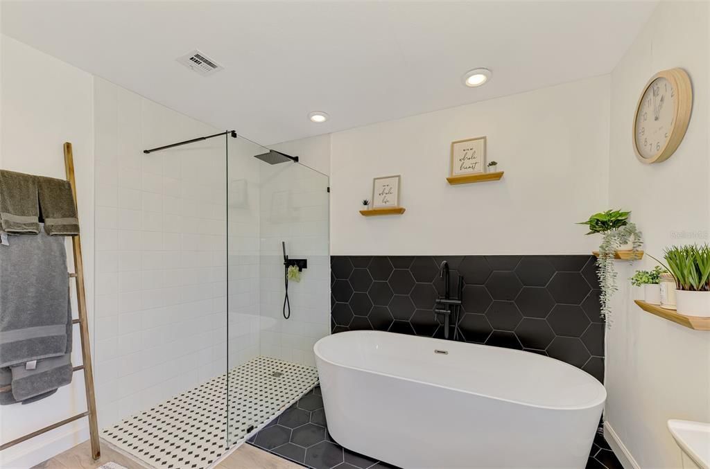 For Sale: $395,000 (3 beds, 2 baths, 1935 Square Feet)