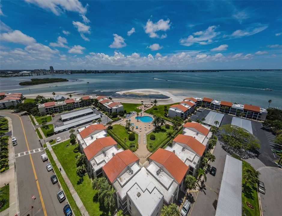 В аренду: $4,500 (2 спален, 2 ванн, 1310 Квадратных фут)