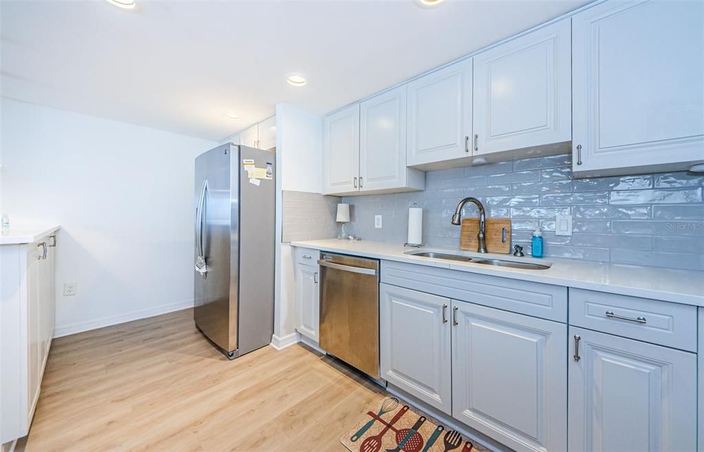 В аренду: $4,500 (2 спален, 2 ванн, 1310 Квадратных фут)