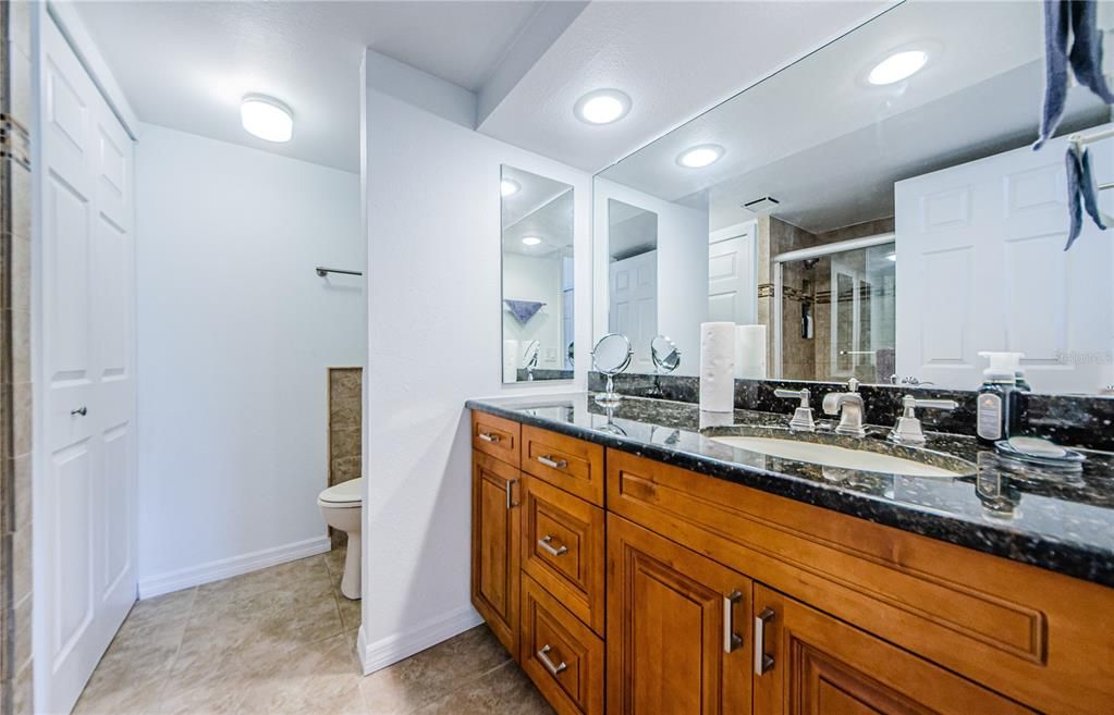 В аренду: $4,500 (2 спален, 2 ванн, 1310 Квадратных фут)