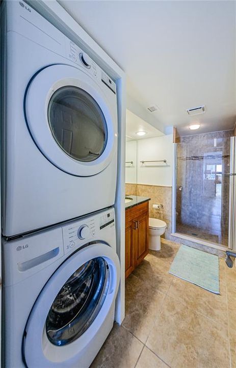 В аренду: $4,500 (2 спален, 2 ванн, 1310 Квадратных фут)