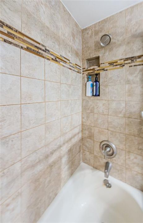 В аренду: $4,500 (2 спален, 2 ванн, 1310 Квадратных фут)