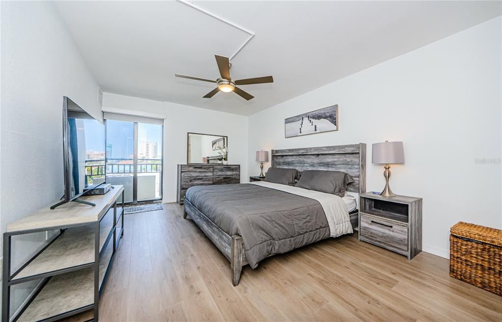 В аренду: $4,500 (2 спален, 2 ванн, 1310 Квадратных фут)