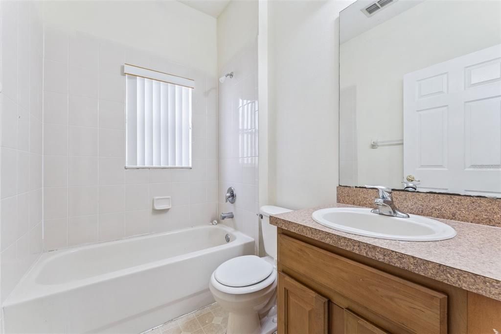 For Rent: $3,000 (6 beds, 2 baths, 2877 Square Feet)