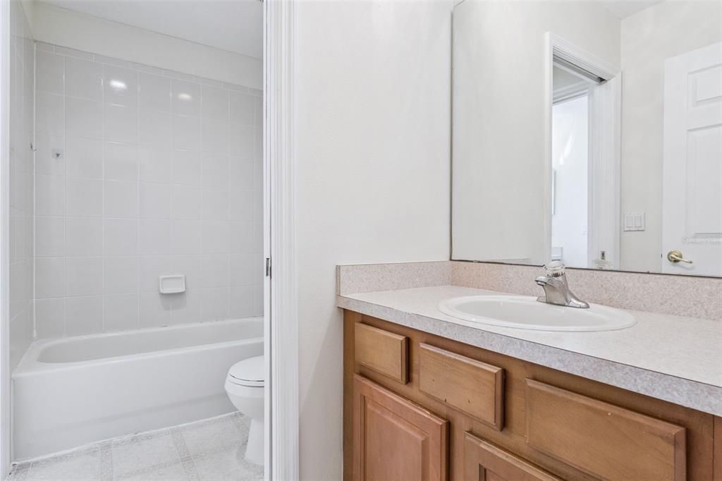 For Rent: $3,000 (6 beds, 2 baths, 2877 Square Feet)