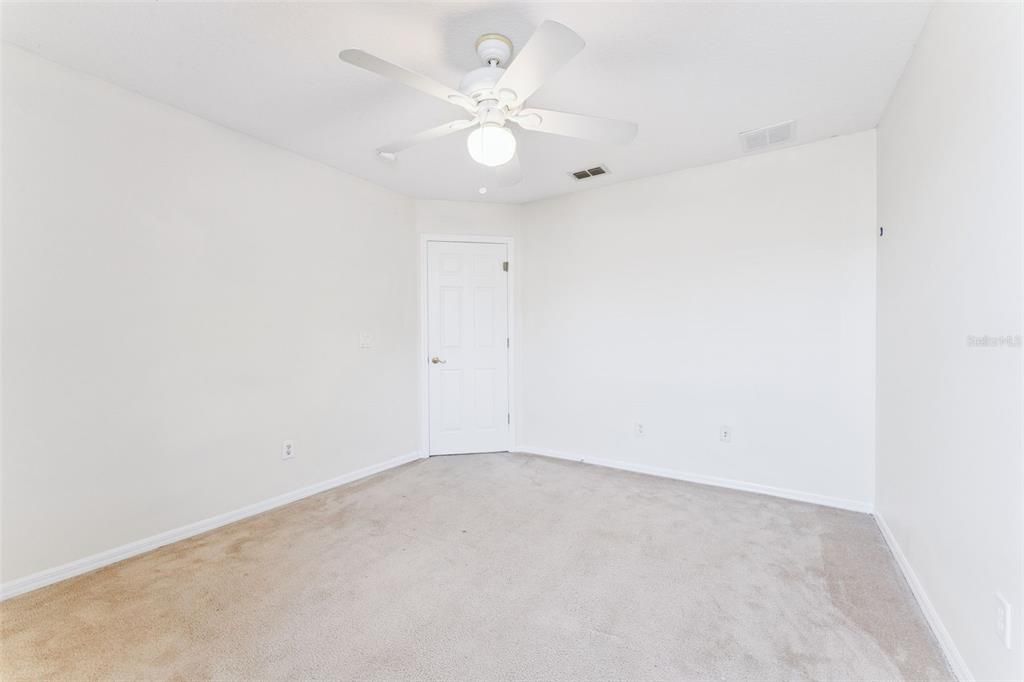 For Rent: $3,000 (6 beds, 2 baths, 2877 Square Feet)