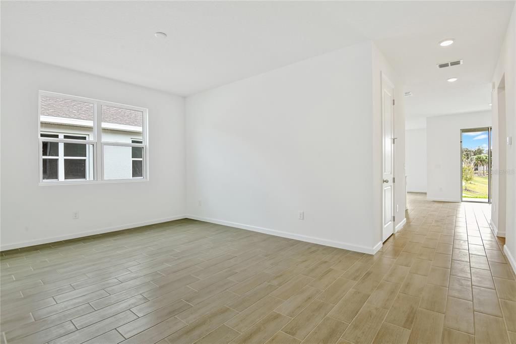 For Sale: $462,109 (3 beds, 2 baths, 1965 Square Feet)