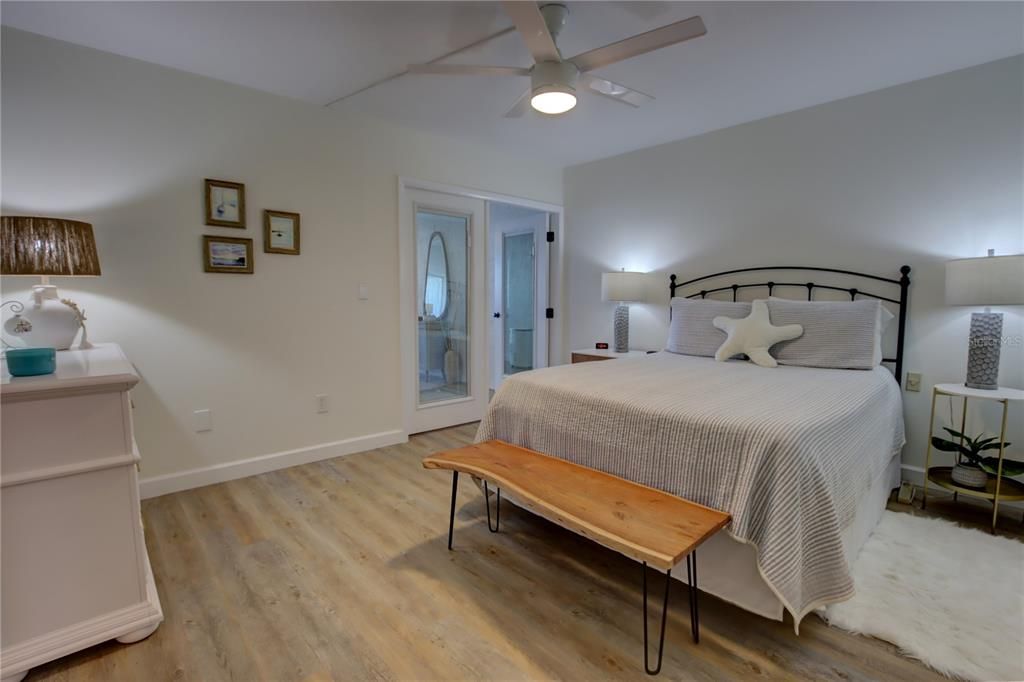 For Sale: $459,900 (1 beds, 1 baths, 1005 Square Feet)