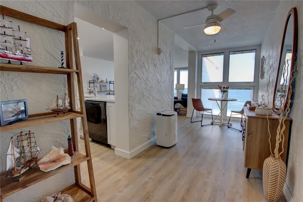 For Sale: $459,900 (1 beds, 1 baths, 1005 Square Feet)