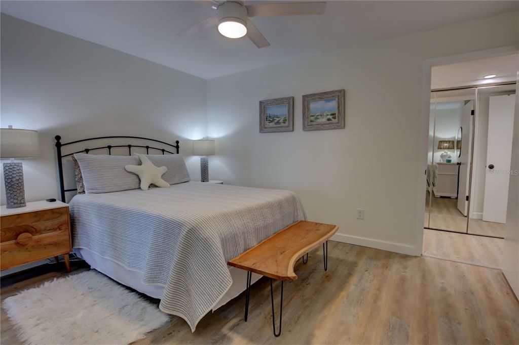 For Sale: $459,900 (1 beds, 1 baths, 1005 Square Feet)