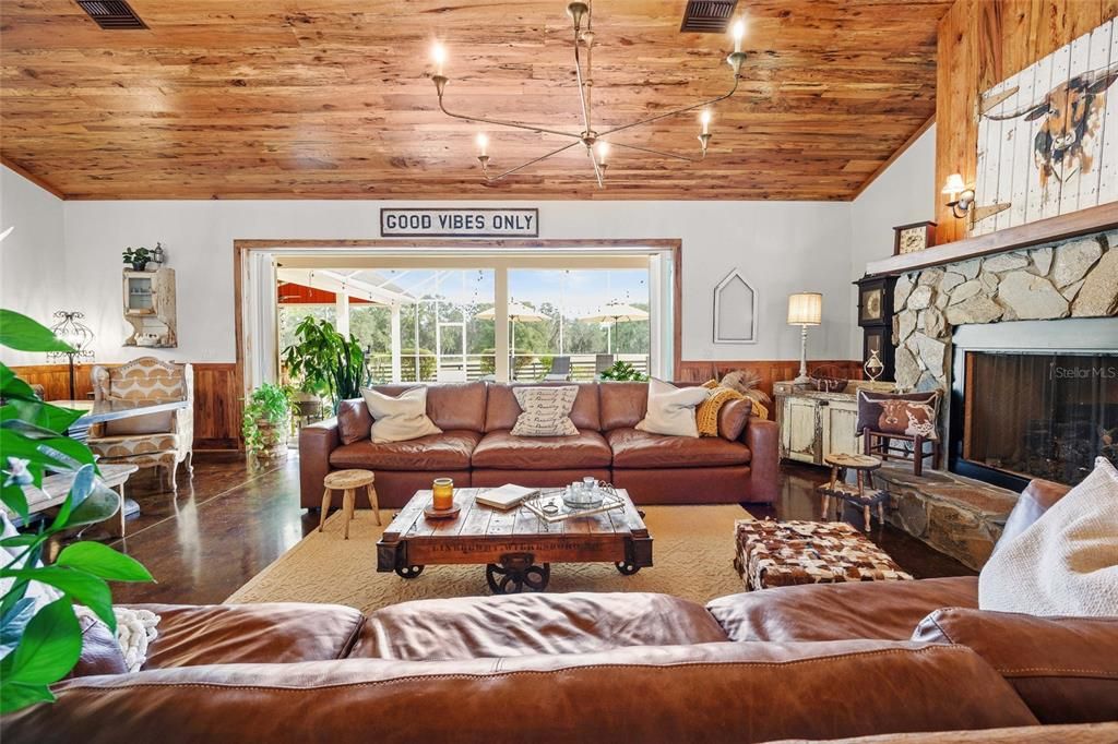 For Sale: $1,650,000 (3 beds, 2 baths, 2730 Square Feet)