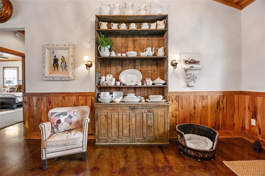 For Sale: $1,650,000 (3 beds, 2 baths, 2730 Square Feet)