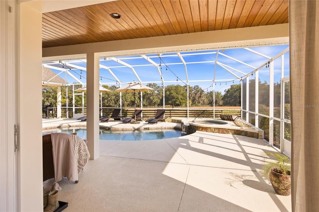 For Sale: $1,650,000 (3 beds, 2 baths, 2730 Square Feet)