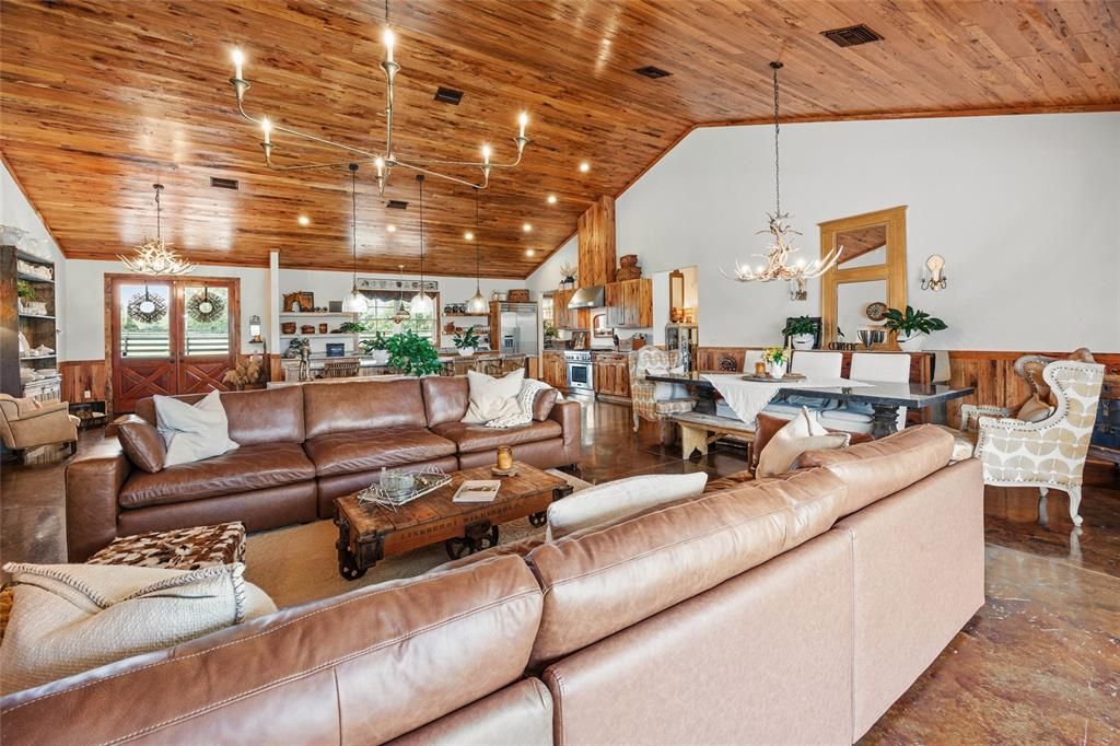 For Sale: $1,650,000 (3 beds, 2 baths, 2730 Square Feet)