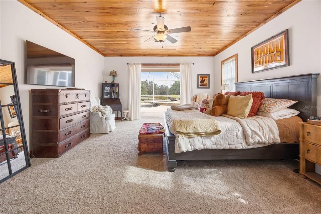 For Sale: $1,650,000 (3 beds, 2 baths, 2730 Square Feet)