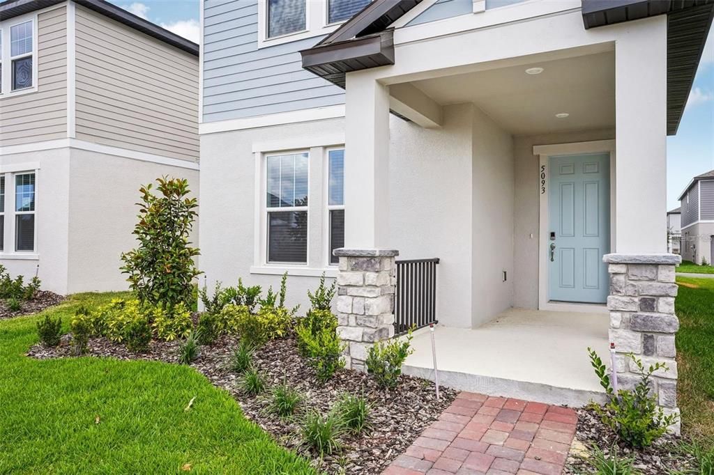 合同活跃: $3,100 (4 贝兹, 2 浴室, 2011 平方英尺)