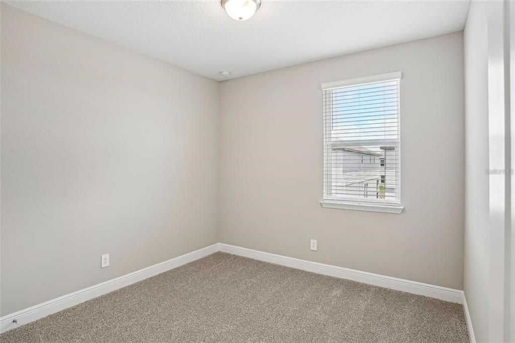 合同活跃: $3,100 (4 贝兹, 2 浴室, 2011 平方英尺)