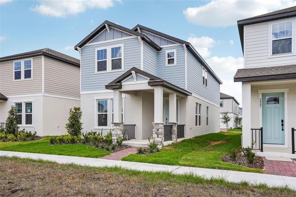 合同活跃: $3,100 (4 贝兹, 2 浴室, 2011 平方英尺)